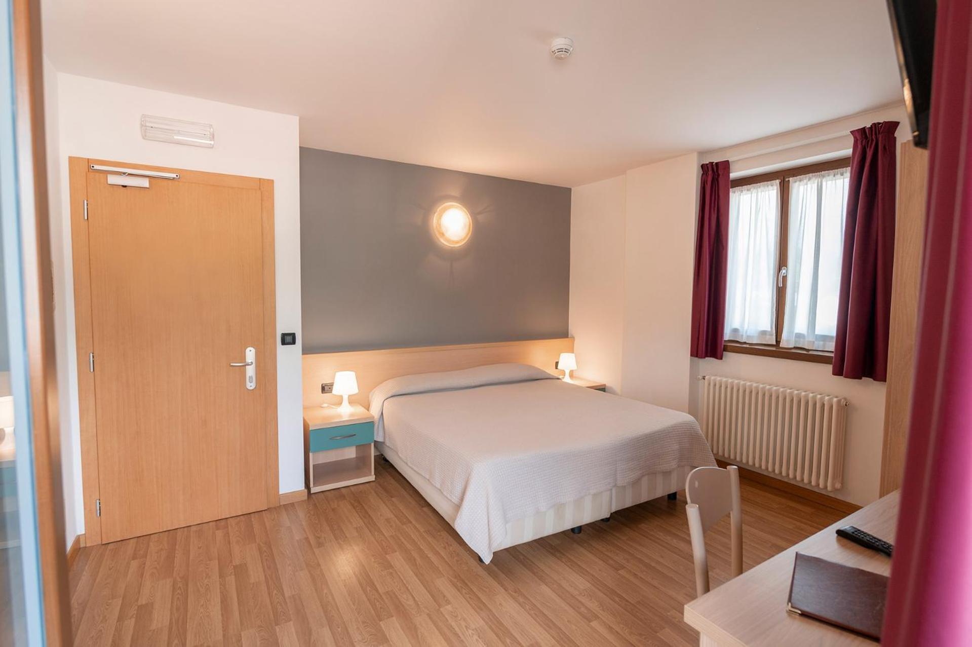 Hotel Posta Comano Terme Kültér fotó