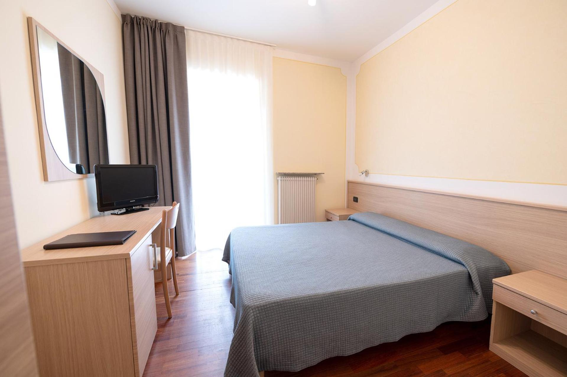 Hotel Posta Comano Terme Kültér fotó