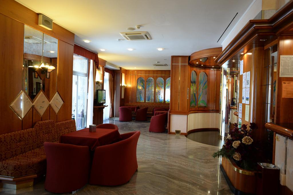 Hotel Posta Comano Terme Kültér fotó