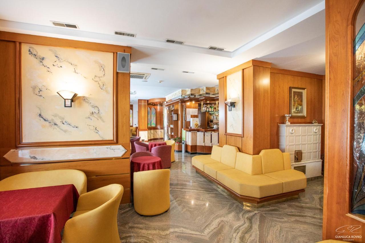Hotel Posta Comano Terme Kültér fotó